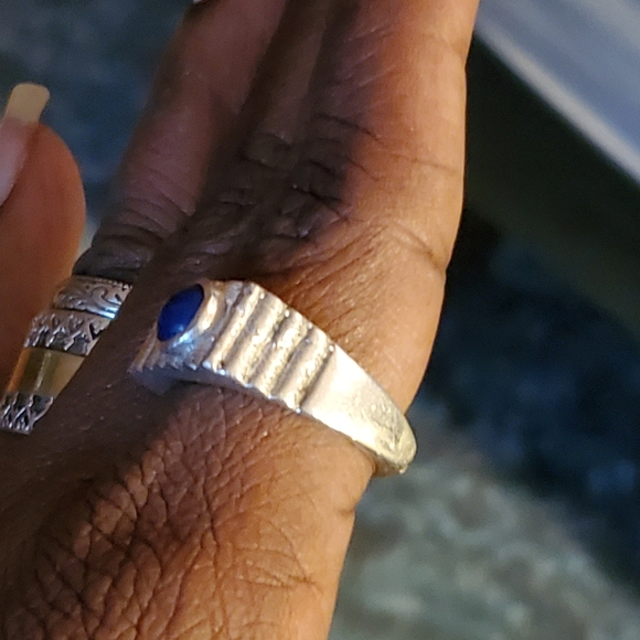 Vintage Sterling Band with Lapis Stone - Picture 6 of 7